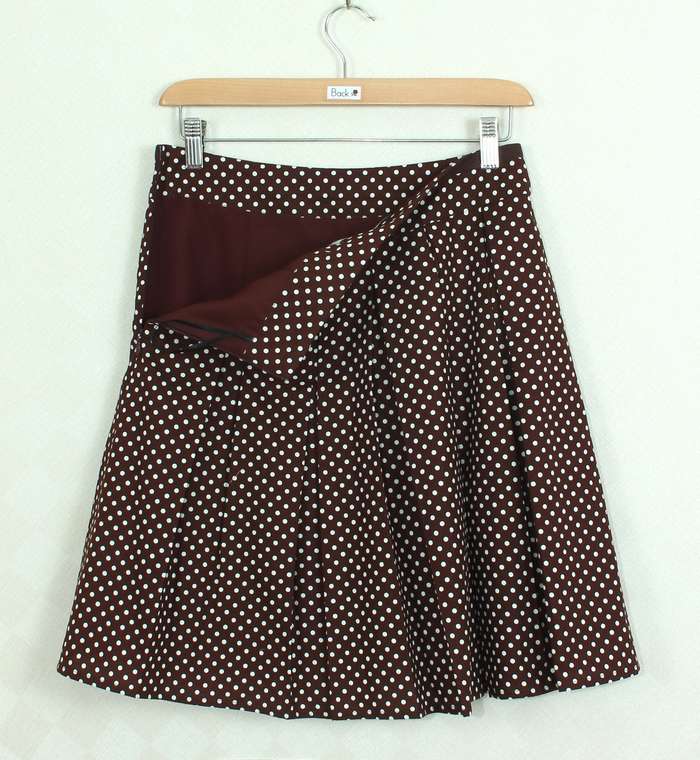 SK-270 กระโปรงแฟชั่น&ทำงาน ทรงบาน ผ้าคอตต้อนญี่ปุ่นพิมพ์จุดขาวพื้นน้ำตาลเข้ม