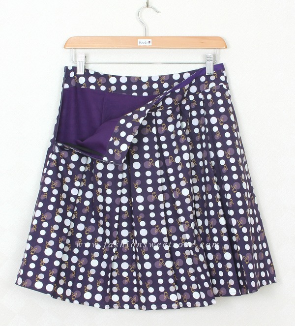SK-303 กระโปรงแฟชั่น&ทำงาน ทรงบาน ผ้าคอตตอนญี่ปุ่น พิมพ์ลายจุดโทนม่วง