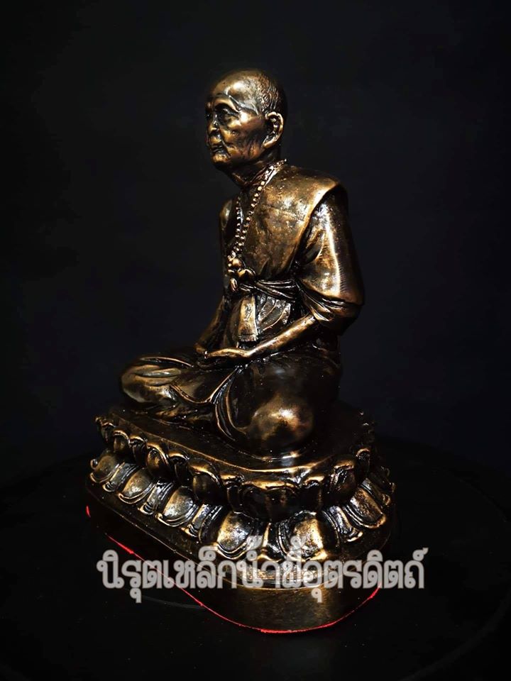 ครูบาเจ้าอภิชัย (ขาวปี) เนื้อแร่เหล็กน้ำพี้ หน้าตัก 5 นิ้ว