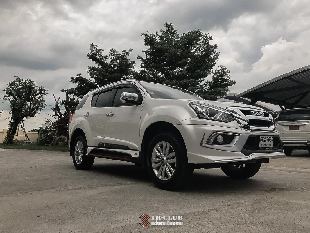 ชุดแต่งสเกิร์ตรอบคัน AMOTRIZ V1 MU-X 2017-2019