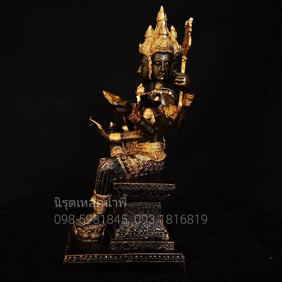 พระพรหมเนื้อมวลสารแร่เหล็กน้ำพี้