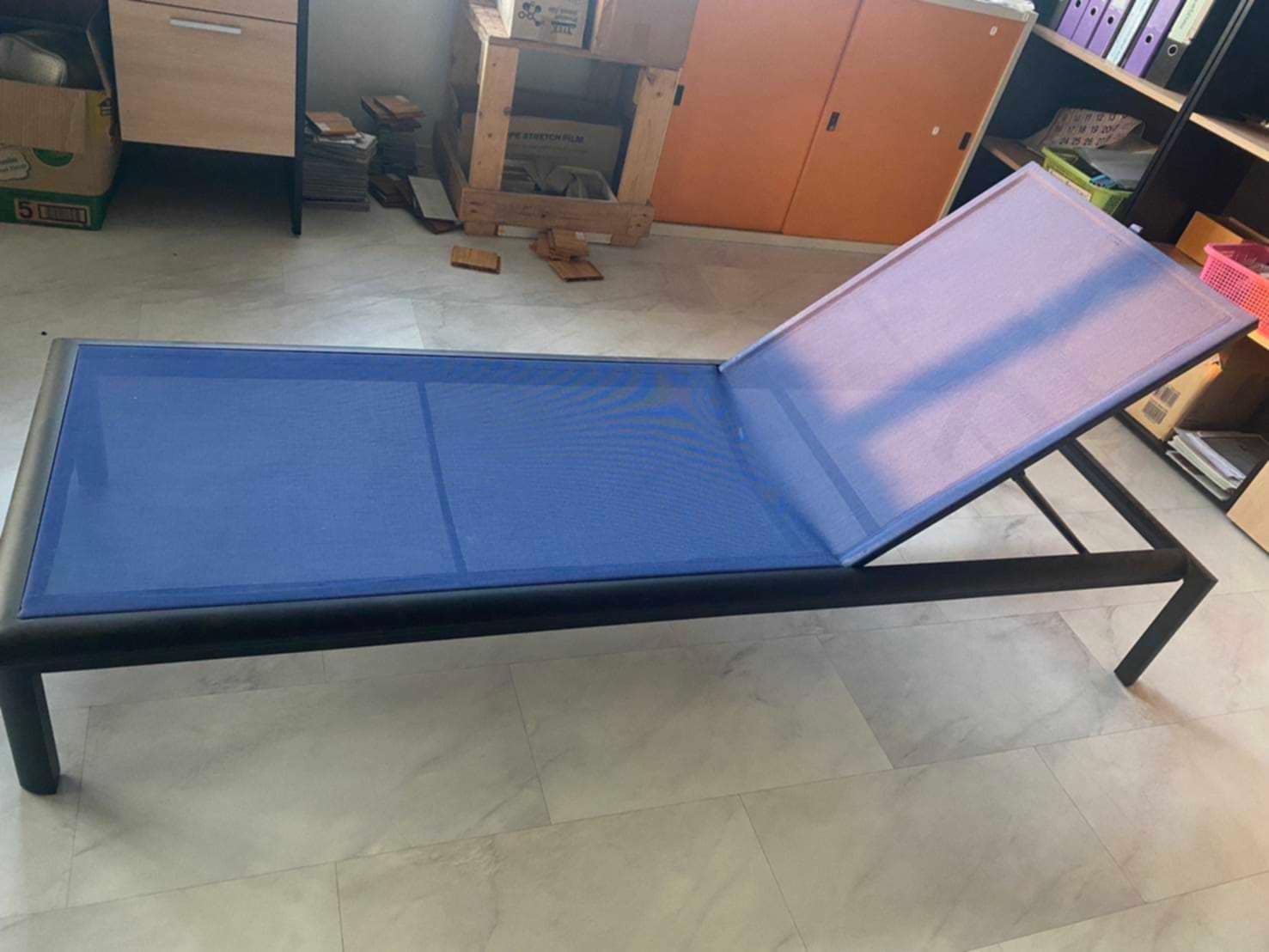 เตียงอาบแดด รุ่น Black Aluminum lounger