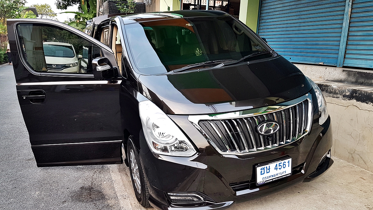 HYUNDAI H-1 STAREX [ เครื่องเสียง + ดิจิตอลทีวี + ช่วงล่าง + ล้อ + ไฟท้าย + สคัฟเพลท + push start + damp ] { 3 กจ 9875 }