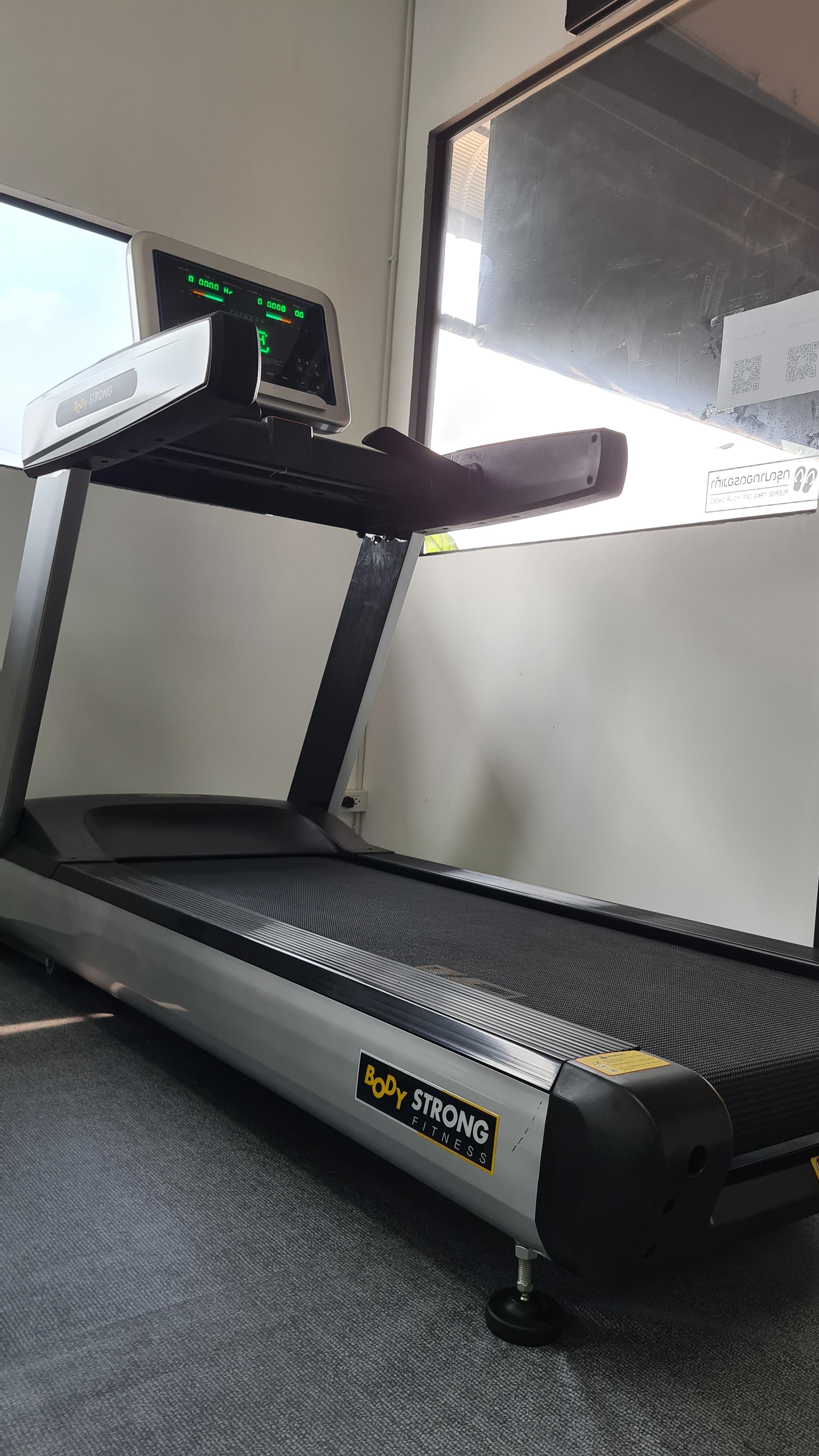 ลู่วิ่งไฟฟ้า Body Strong JB6800 Commercial