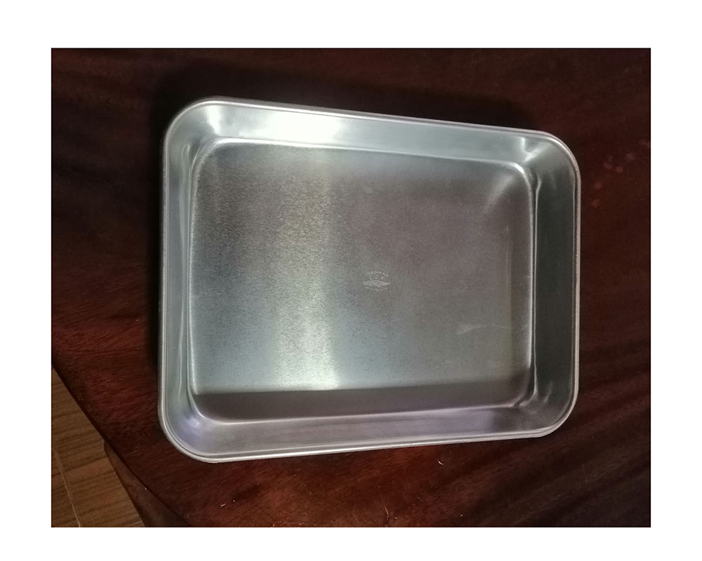 ถาดอลูมิเนียมขนาดยาว 24 ซม x กว้าง 18 ซม. X สูง 3 ซม.