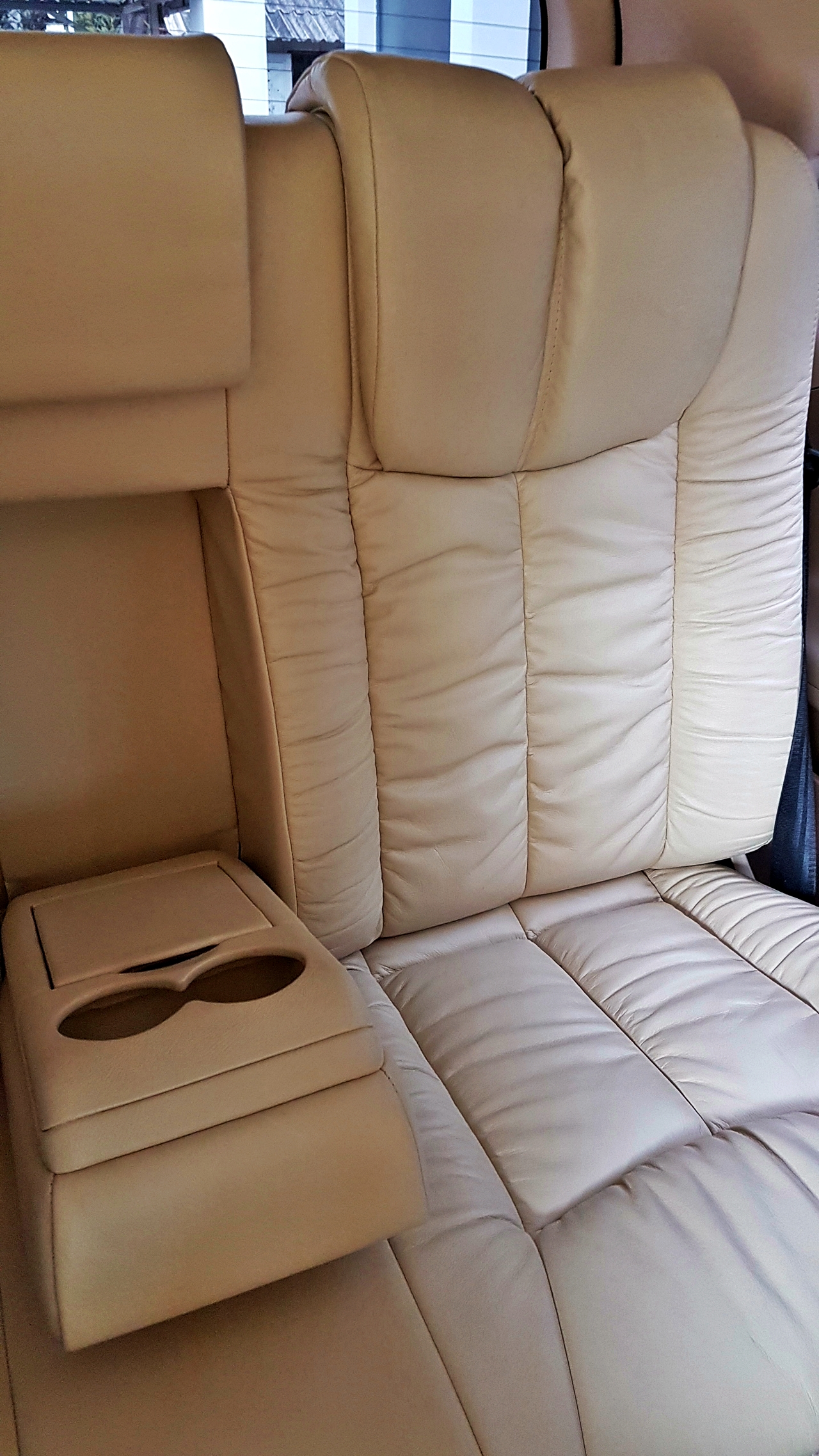 HYUNDAI H-1 DELUXE รถเกาหลี [ เบาะ + คอนโซล + กุหลังคา + พรม ] - ษ 2644