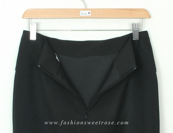 กระโปรงแฟชั่น&ทำงาน กระโปรงทรงสอบ ผ้าสลาฟญี่ปุ่นสีดำ ด้านหน้ากระโปรงดีไซน์ตัดต่อเรียบหรู / SK-353