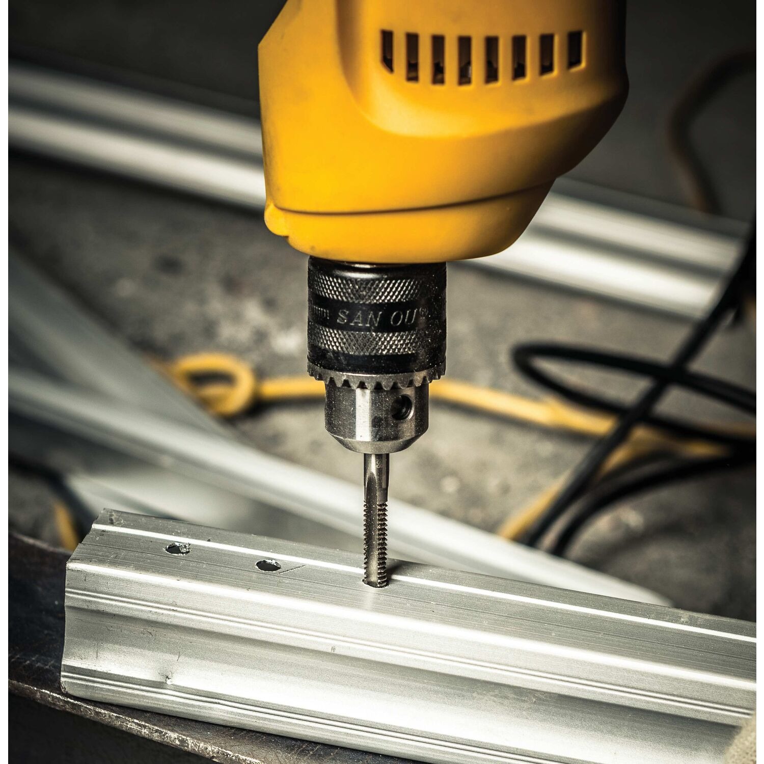 STANLEY สว่านไฟฟ้า หัวจับดอก 10 มม. กำลังไฟฟ้า 550W รุ่น STDR5510
