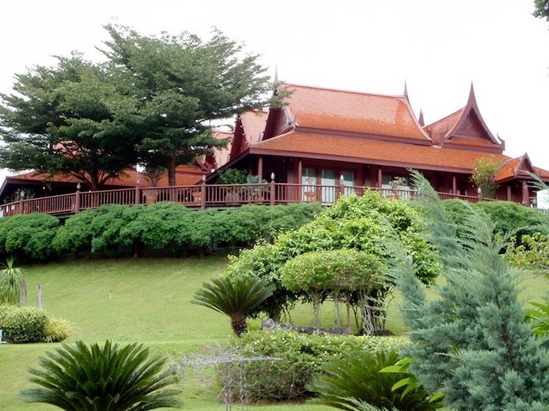 ประกาศขายที่ดินพร้อมเรือนไทยสุดหรูที่ปากช่อง - เขาใหญ่ เนื้อที่ 32 ไร่ 3 งาน 82 ตารางวา - 00051