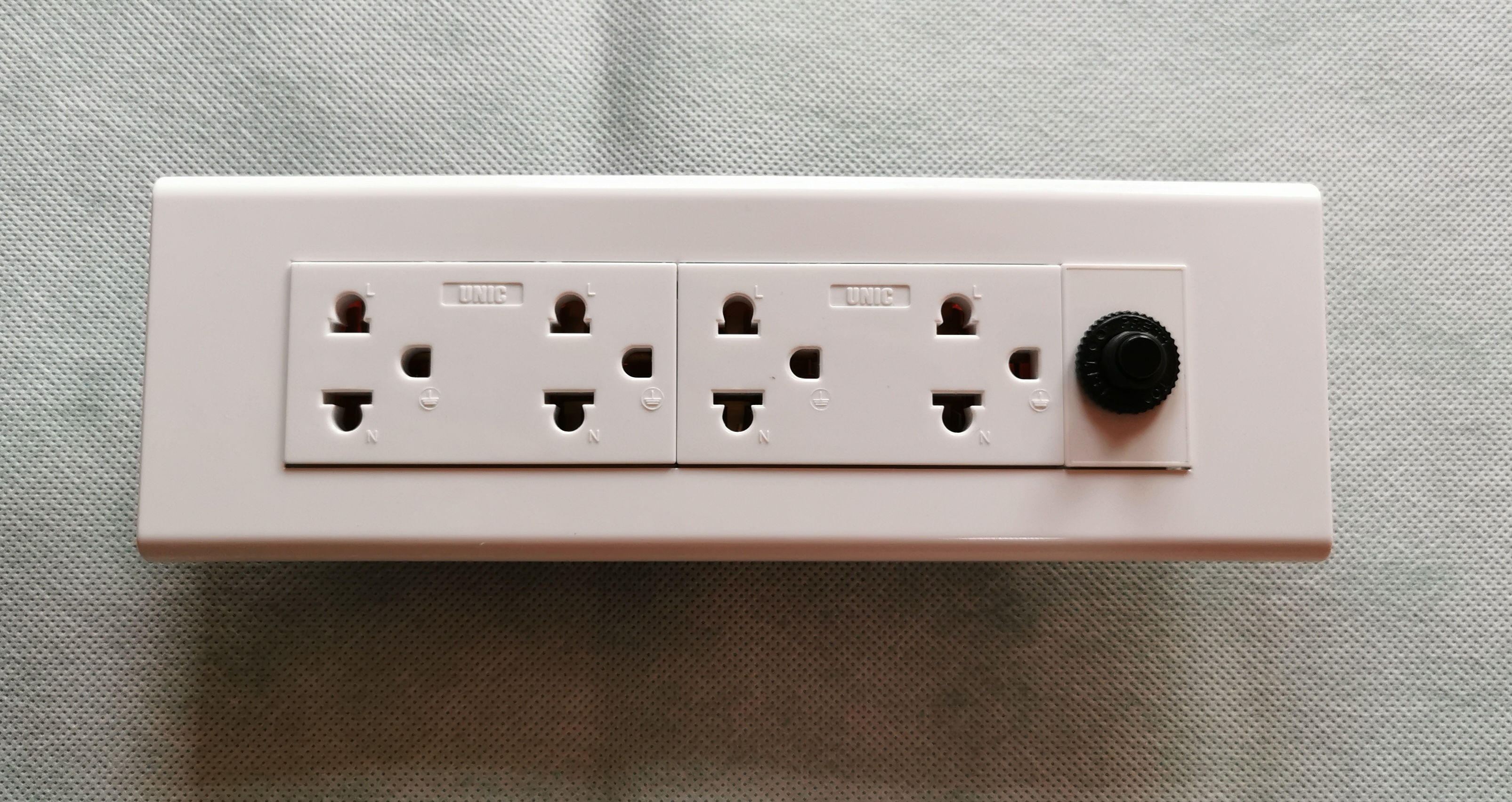 จัดเซตอุปกรณ์ประกอบปลั๊กพ่วง DIY พิกัด16A 250V เบรกเกอร์+เต้ารับ4ช่อง (ไม่มีสวิตช์)