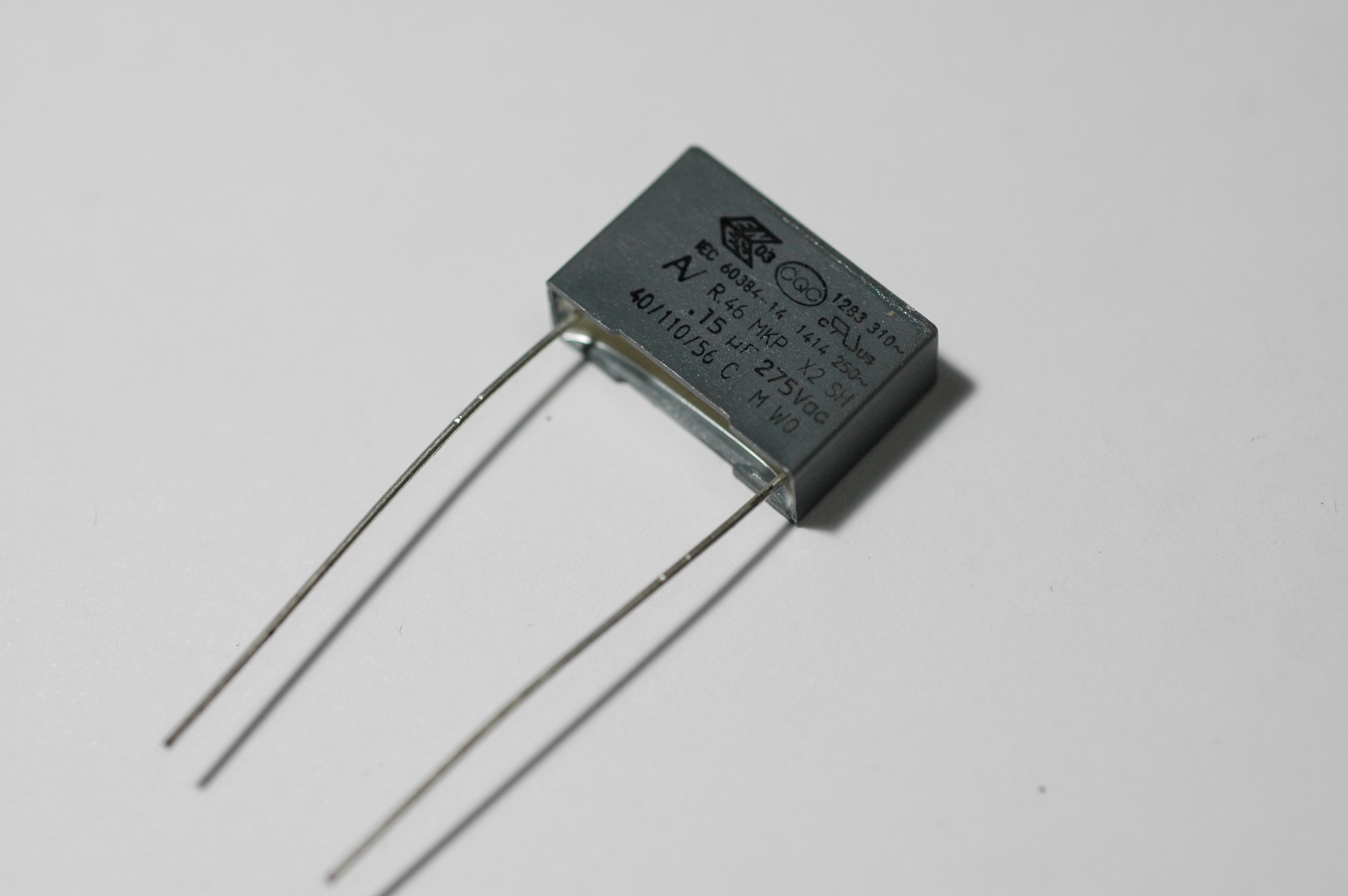 MP2104K3D20 : 0.1uF/280V Film Cap,+/-10%