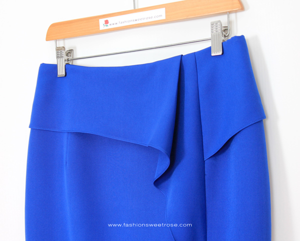 กระโปรงทรงสอบ แต่งระบายด้านหน้า ผ้า Double Twist สีน้ำเงิน / SK-484