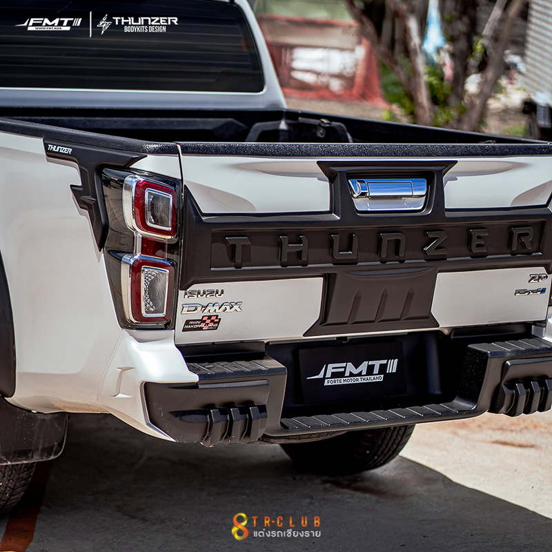 ชุดแต่งสเกิร์ตรอบคัน THUNZER สำหรับ ALL NEW D-MAX 2020 (ตัวสูง)