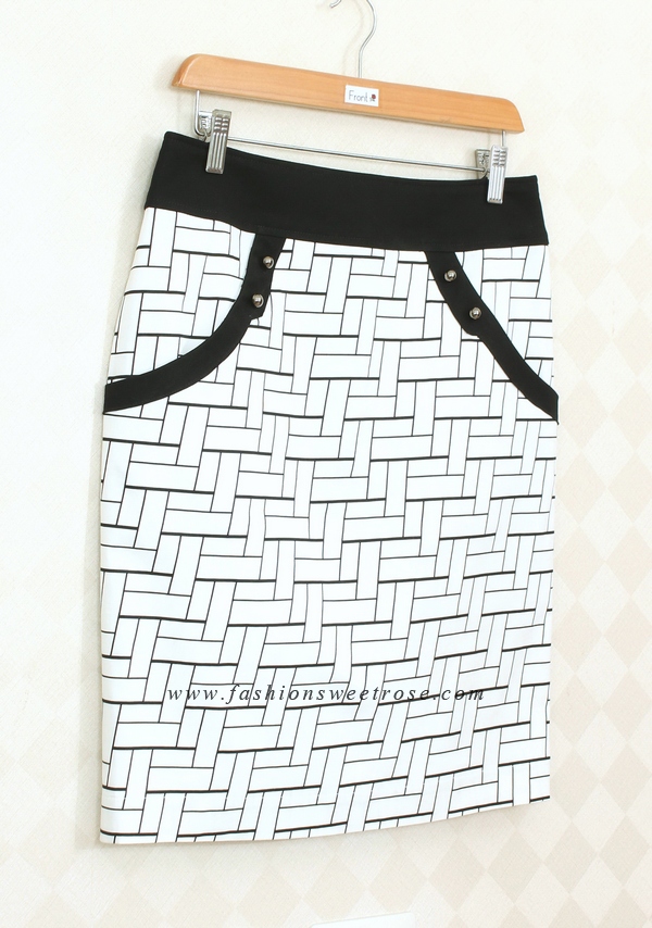 SK-398 กระโปรงแฟชั่น&ทำงาน ทรงสอบ ผ้าคอตต้อนผสมเนื้อสเปนเด็กส์ พิมพ์ลายกราฟฟิกดำ-ขาว