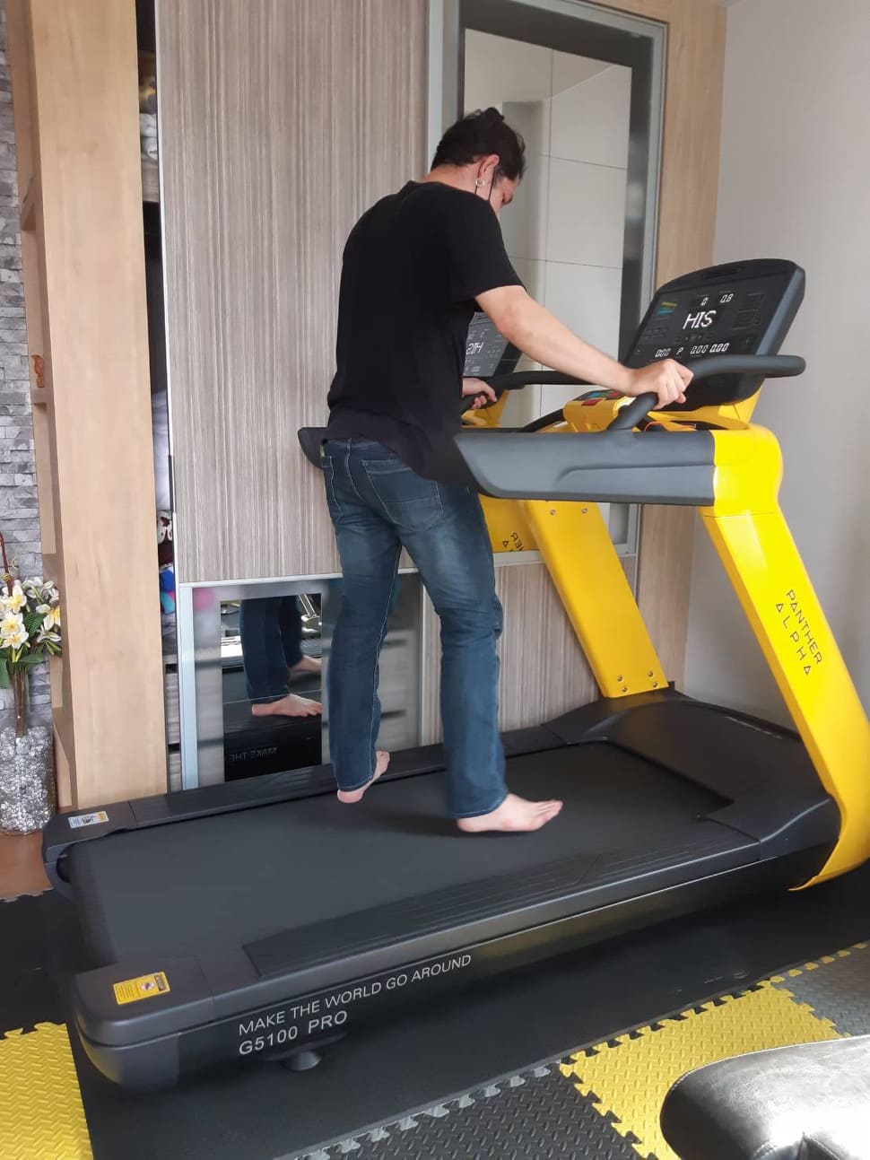 ลู่วิ่งไฟฟ้า G5100 PRO | ลู่วิ่งเชิงพาณิชย์คุณภาพสูงสำหรับฟิตเนสและใช้ในบ้านระดับพรีเมียม