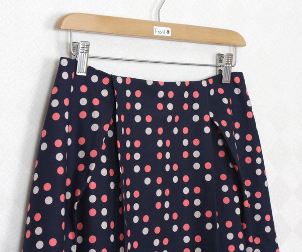 SK-274 กระโปรงแฟชั่น&ทำงาน ทรงบาน ผ้าคอตต้อนญี่ปุ่นพิมพ์ลาย POLKA DOT พื้นน้ำเงิน