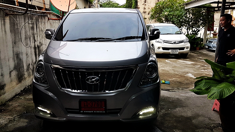 HYUNDAI H-1 ELITE 2016 [ จอแท้ตรงรุ่น + กล้องหลังแท้ + จอเพดาน + ดิจิตอลทีวี ] {ฉ3760}