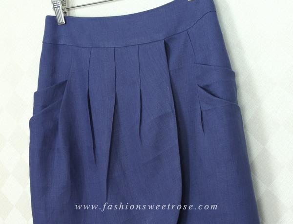SK-363 กระโปรงทรงสอบ ผ้าลินินสีน้ำเงินคราม ด้านหน้ากระโปรงจับจีบทวิช