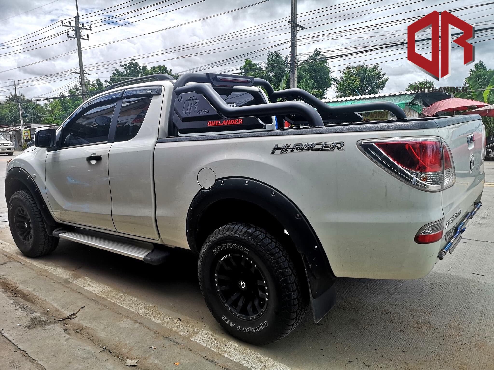 โรบาร์นิวโลโก้ Outlander