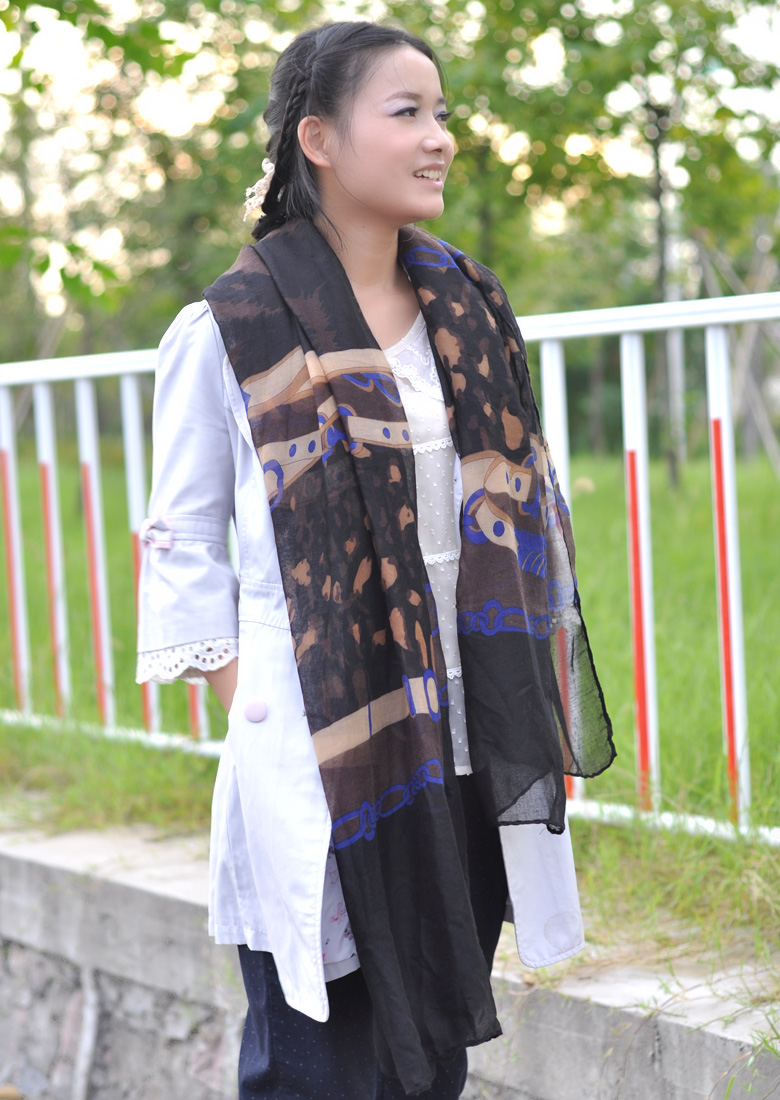 ผ้าพันคอ/คลุมไหล่ Polyester พิมพ์ลาย ขนาด 180cmx110cm(70-7/8"x43-1/4") 1 ชิ้น