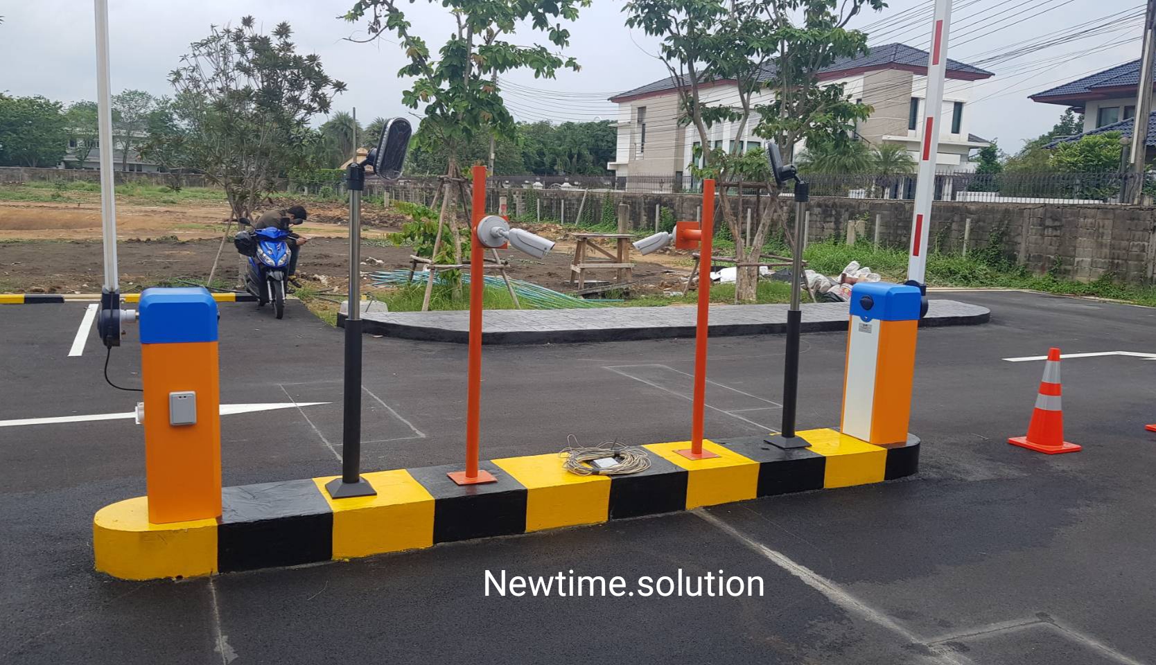 ระบบไม้กั้นรถยนต์อ่านป้ายทะเบียน ไม้กระดก ระบบไม้กั้นรถยนต์แบบทาบบัตร