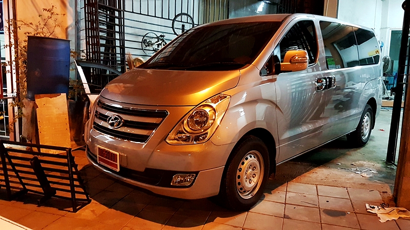 HYUNDAI H-1 TOURING 2016 [ ประตูไฟฟ้า 1 ข้าง + เครื่องเสียง + ชุดแต่งรอบคัน + แดมป์ ] {ณ3940}