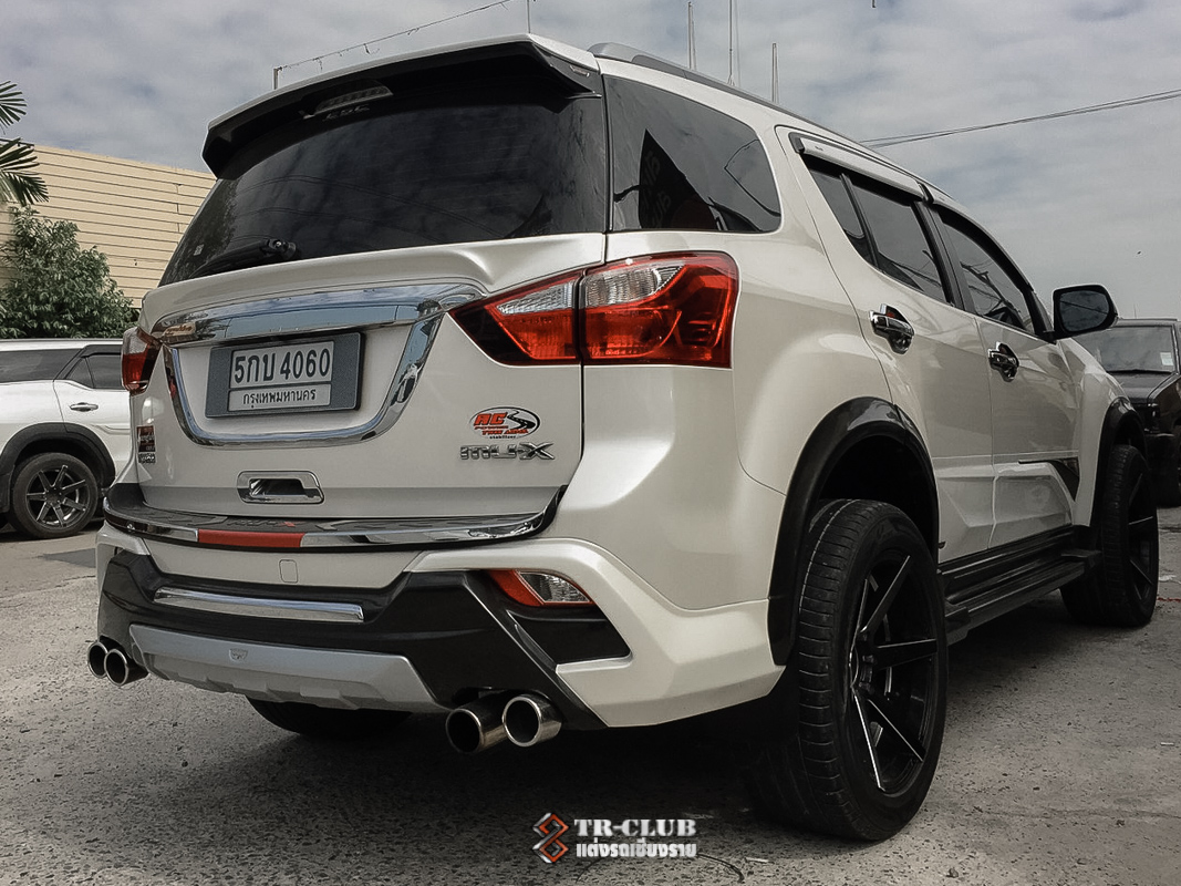 ชุดแต่งสเกิร์ตรอบคัน LUXURY 4x4 MU-X 2012-2016