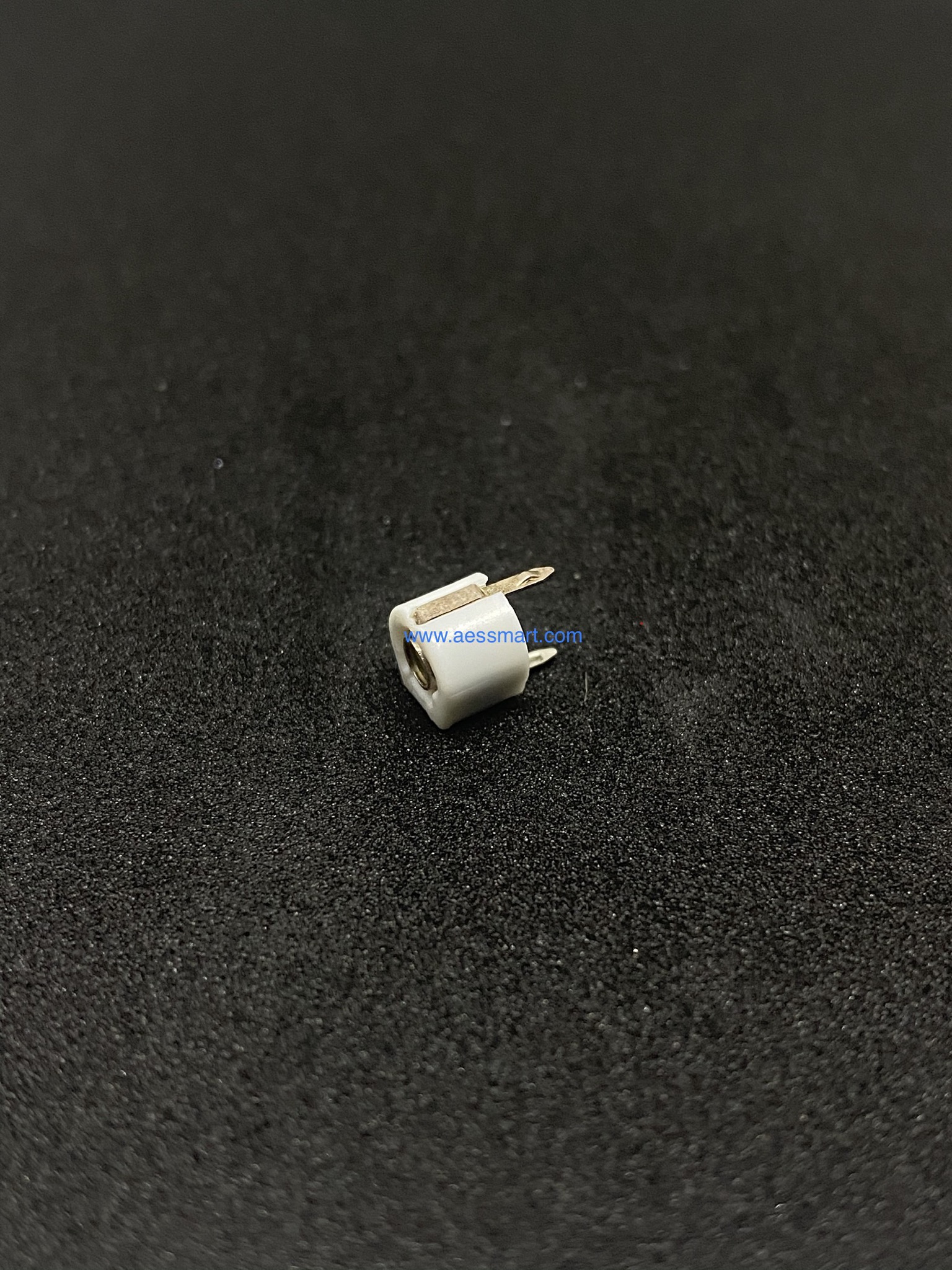VC06RA10PF : 10pF trimer สีขาว