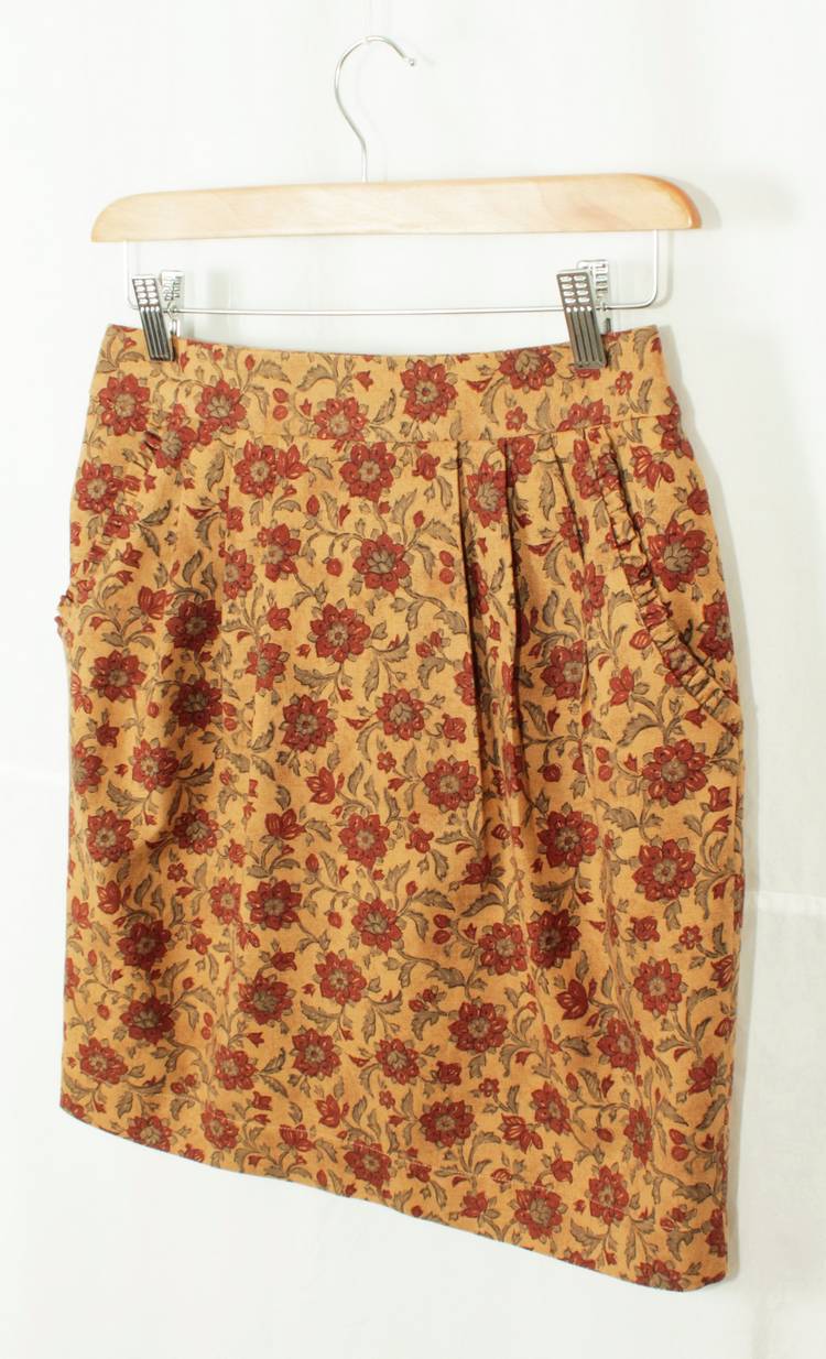 SK-156 กระโปรงแฟชั่น&ทำงาน ทรงสอบจับจีบทวิช ผ้าญี่ปุ่นลายดอกไม้โทนน้ำตาล