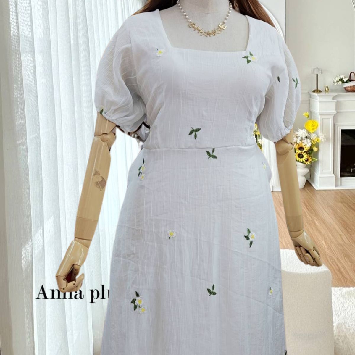 A192 เดรส สาวอวบ ผ้าปักลายดอก ซับในทั้งตัว อกได้ถึง52นิ้ว ออฟไวท์ดอกเหลือง ออฟไวท์ดอกชมพู ฟ้า ชมพู อก40-50นิ้ว