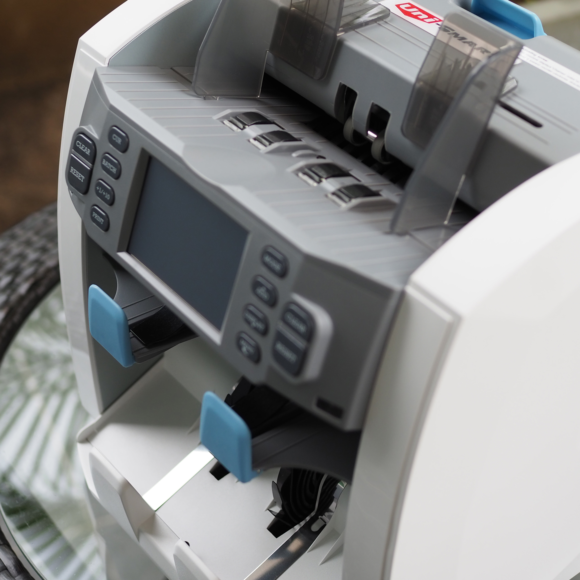 Uni-SMART เครื่องนับธนบัตร เครื่องนับเงิน เครื่องนับแบงค์ ตรวจธนบัตรปลอม US-9510