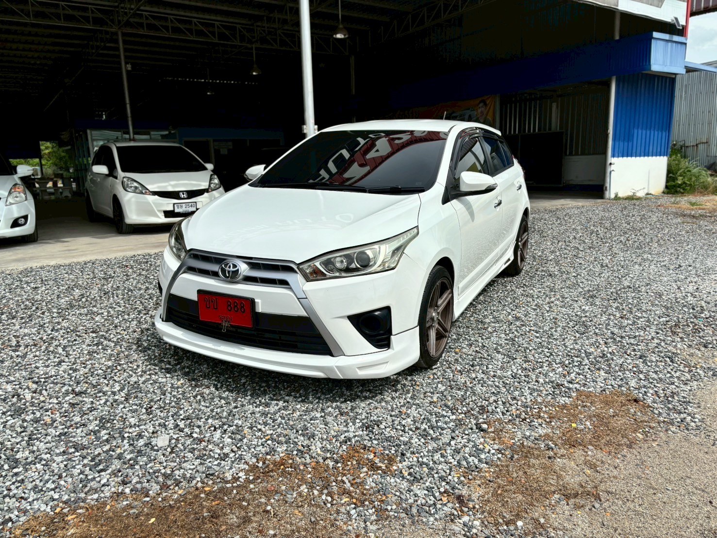 YARIS 2015