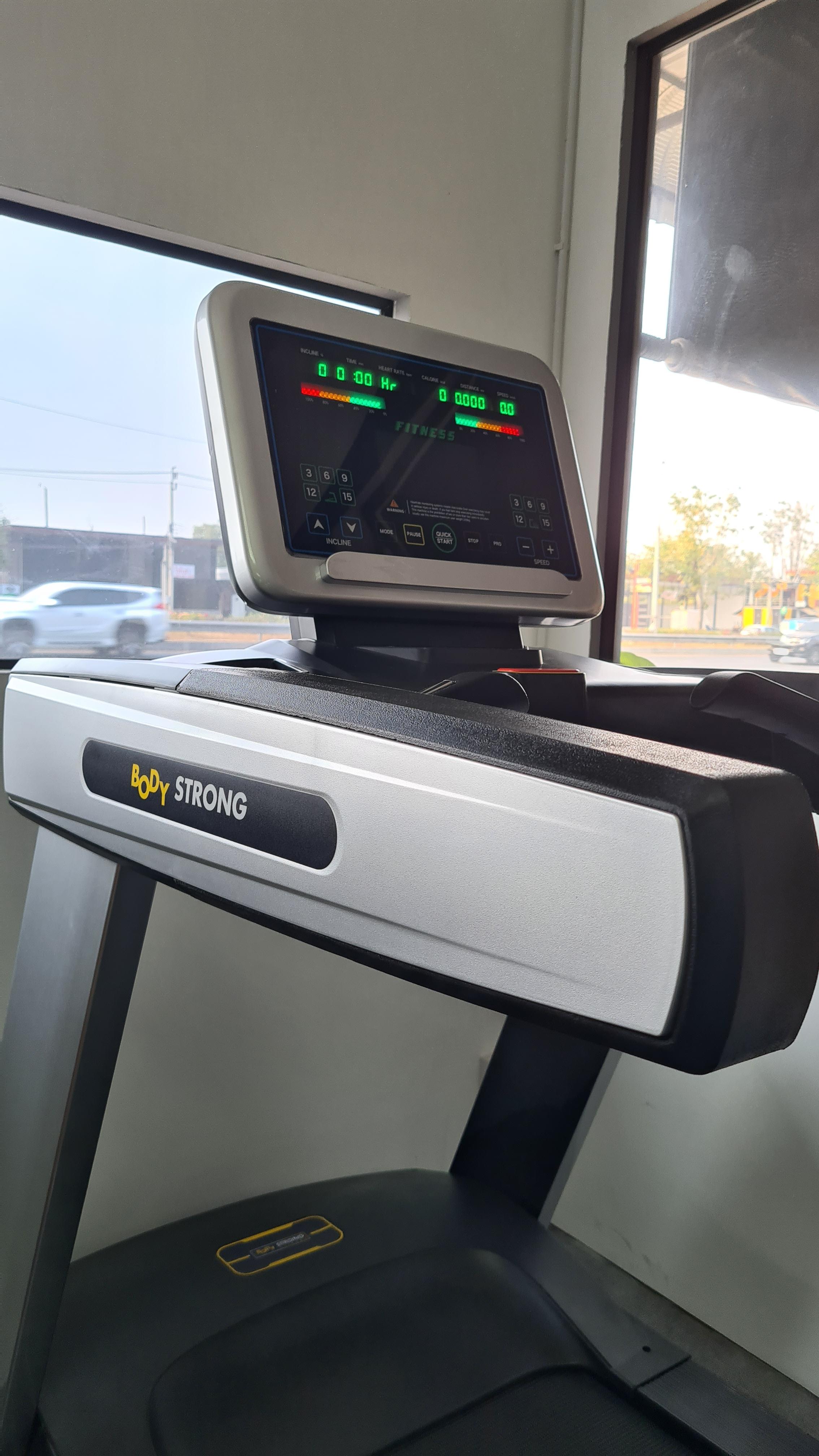 ลู่วิ่งไฟฟ้า Body Strong JB6800 Commercial