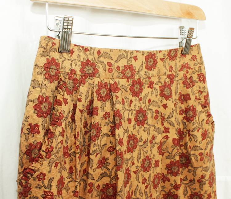 SK-156 กระโปรงแฟชั่น&ทำงาน ทรงสอบจับจีบทวิช ผ้าญี่ปุ่นลายดอกไม้โทนน้ำตาล
