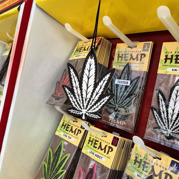 HEMP แผ่นน้ำหอมปรับอากาศยอดนิยมจากประเทศญี่ปุ่น (ชนิดแขวน)