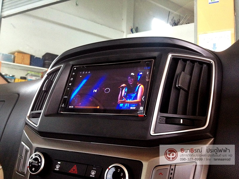 HYUNDAI H-1 TOURING [ประตูไฟฟ้า 2 ข้าง + กระไดไฟฟ้า 2 ข้าง + เครื่องเสียง + หุ้มเบาะหนังสเปคโรงงาน] {ก5223}