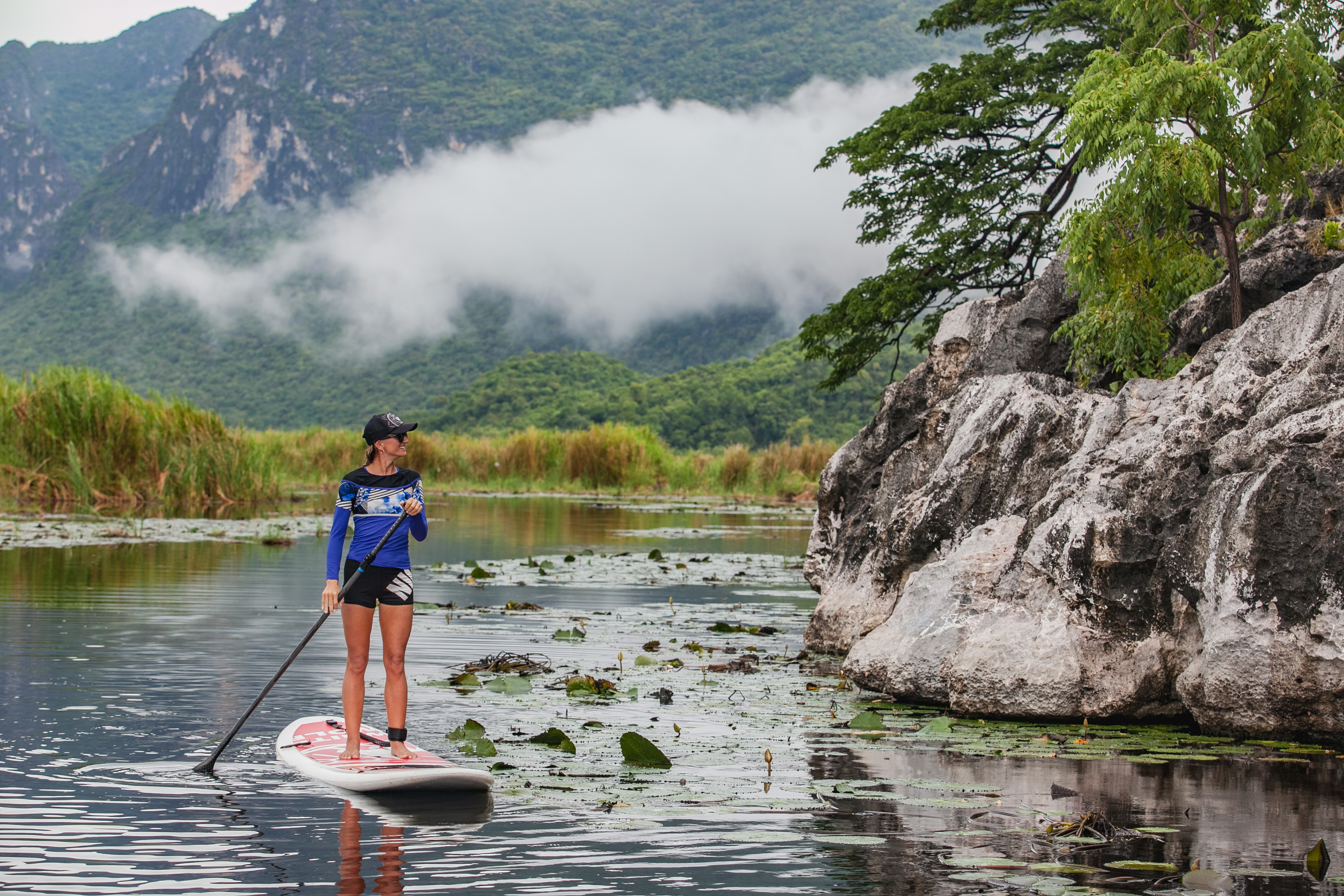 SUP บอร์ดแข็ง รุ่น ไททัน All Round 10'10" X 32"