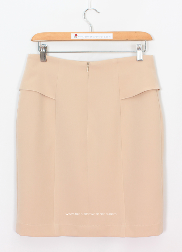 กระโปรงทรงสอบ แต่งระบายด้านหน้า ผ้า Double Twist สีเบจ / SK-483