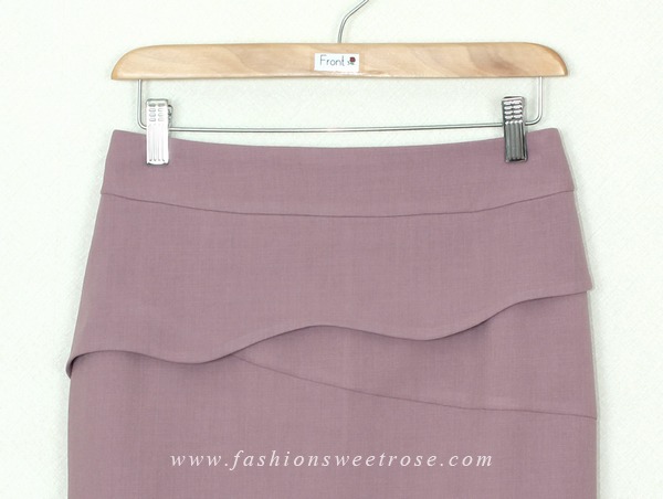 SK-374 กระโปรงทรงสอบ ผ้า Rose Skin สีม่วงกะปิ ด้านหน้ากระโปรงออกแบบตัดต่อมีชิ้นแต่งด้านหน้า