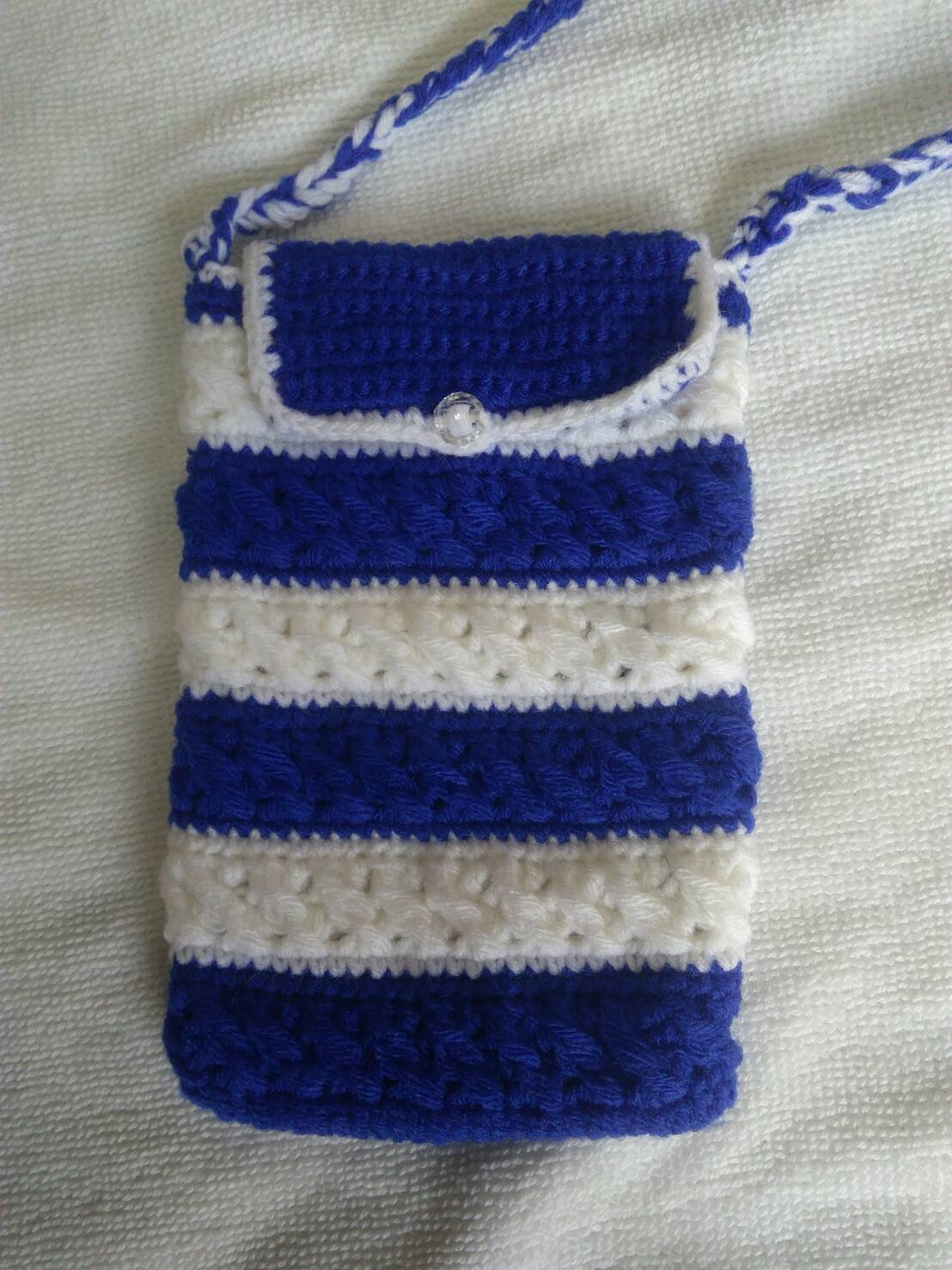 กระเป๋าถักแฮนด์เมด ขนาด 9x13 ซม. มีสายสะพายข้าง 1 ใบ