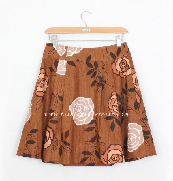 SK-409 กระโปรงทรงบาน ผ้าคอตต้อนญี่ปุ่นพิมพ์ลายดอกกุหลาบโทนน้ำตาล มีกระเป๋าล้วงได้ 2 ข้าง
