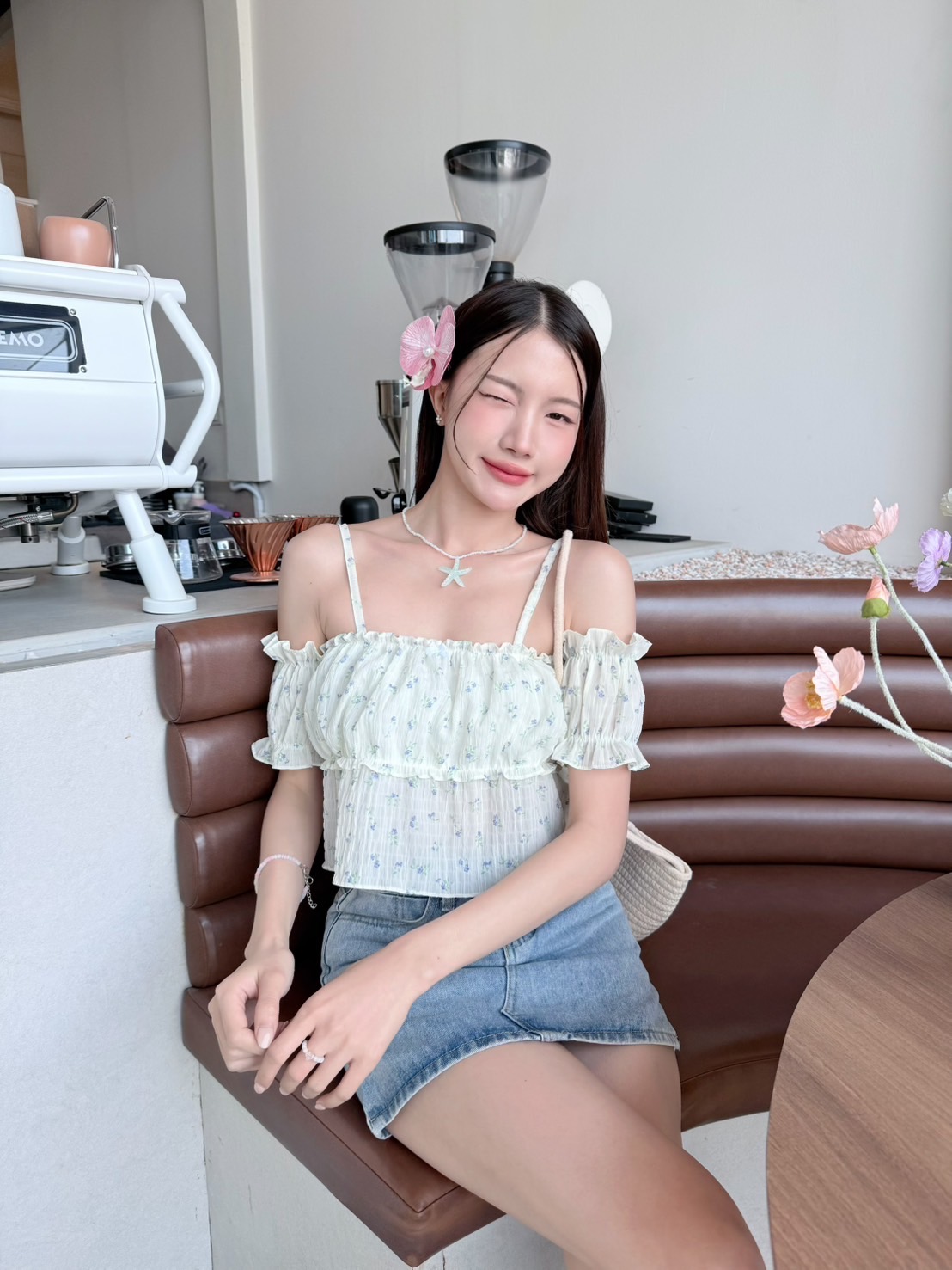 Yuki offshoudle rtop 🥨 เสื้อปาดไหล่สาวเดี่ยว