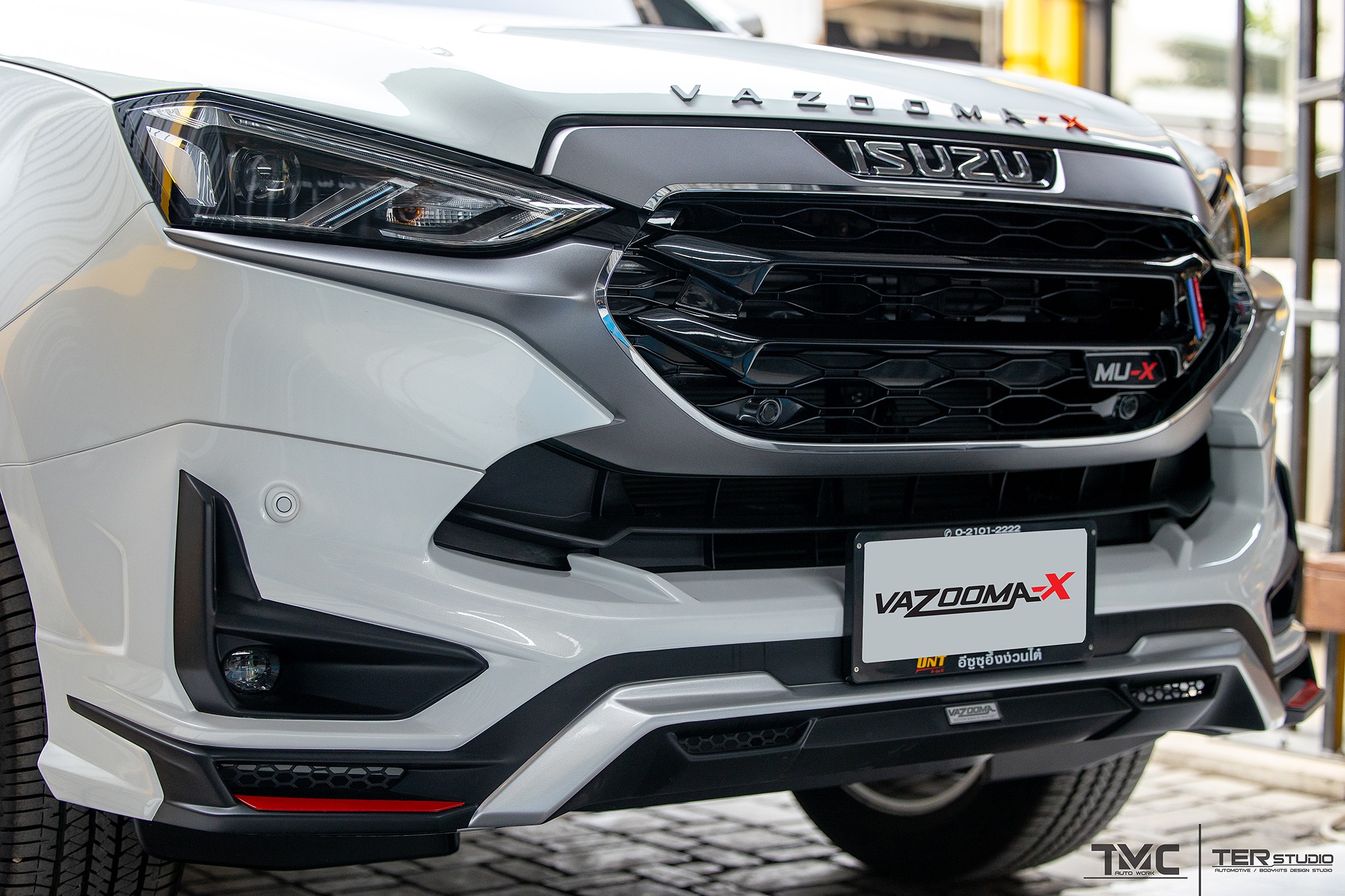 ชุดแต่งสเกิร์ตรอบคัน VAZOOMA-X สำหรับ Mu-X 2021