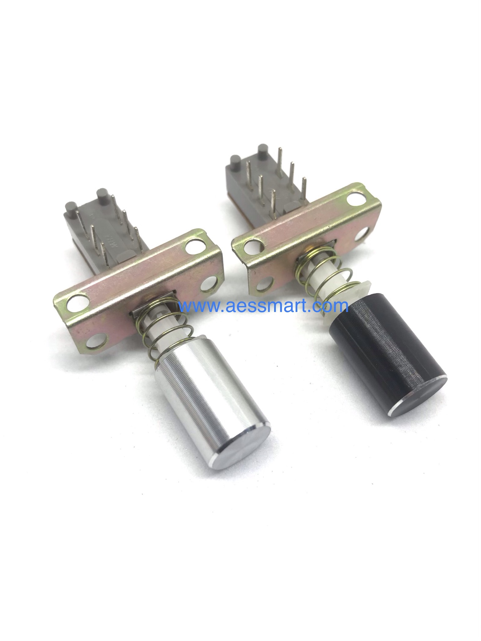 ลูกบิดวอลุ่ม(สีเงิน) 10x16ใส่สวิตช์ 6ขากดติดกดดับ(ไม่รวมสวิตช์)