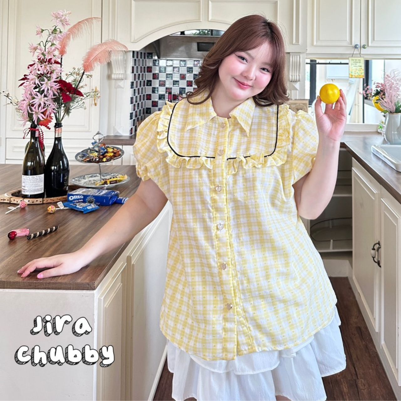 J114 เสื้อสาวอวบ คอปก แต่งระบาย แขนตุ๊กตา สีพาสเทล ฟ้า ชมพู เหลือง อกได้ถึง 50 นิ้ว