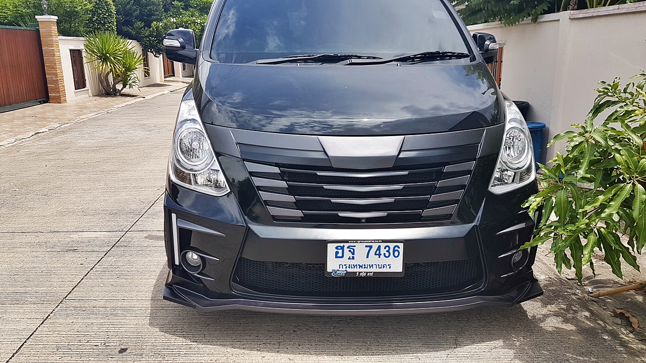 HYUNDAI H-1 DELUXE รถพี่อ้วน [ ล้อแม๊กซ์ + กุหลังคา + ช่วงล่าง + ชุดแต่ง + ไฟOEM + พรม + ดิจิตอลทีวี ] - ฮฐ 7436