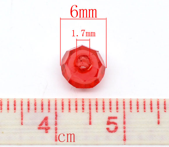 ลูกปัดอะครีลิคกลมเหลี่ยมเจียสีแดง 6mm ไส้ในขาว แพ็ค 100 เม็ด