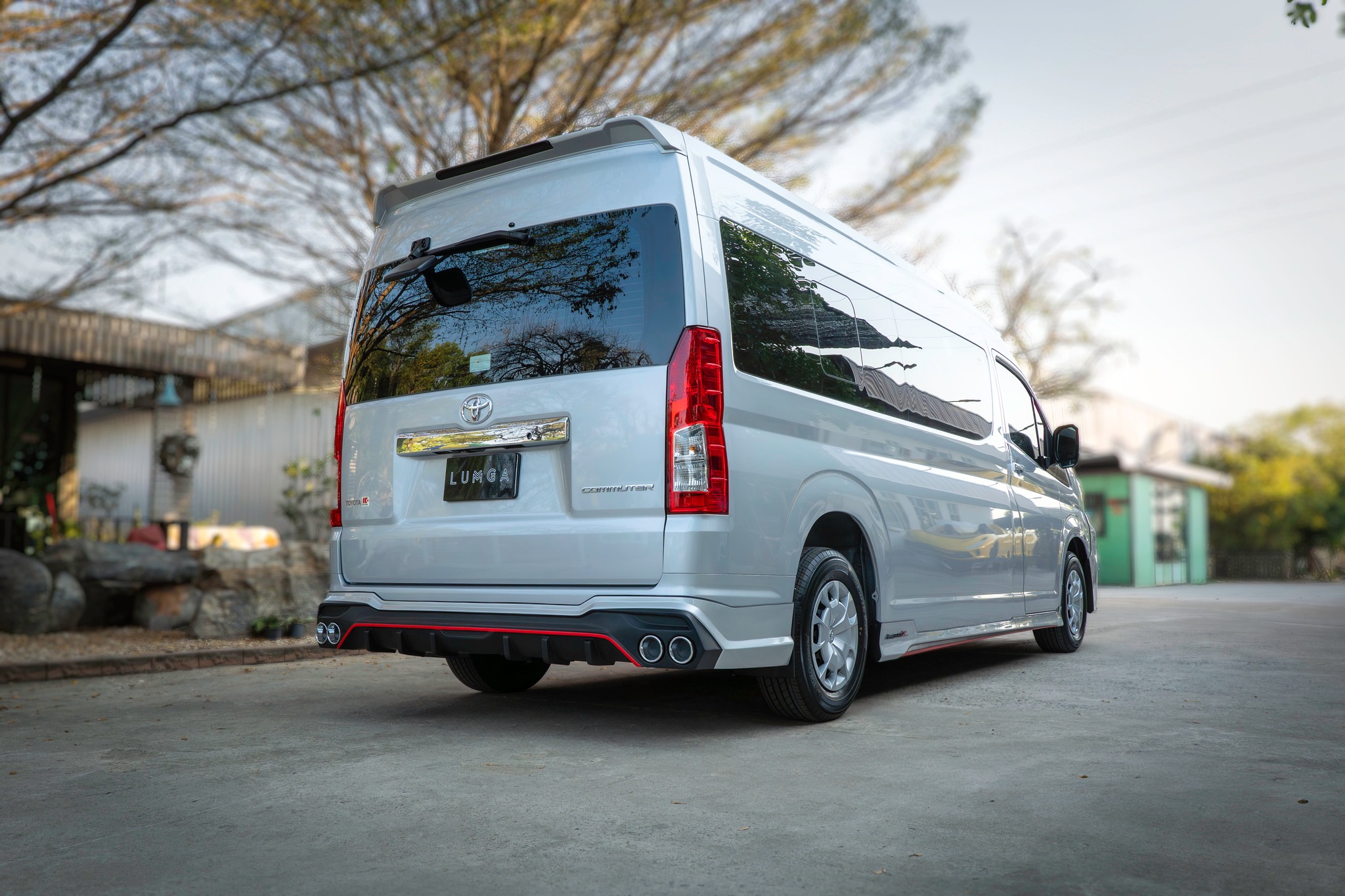 ชุดแต่งรอบคัน LUMGA : COMMUTER 2019-2024