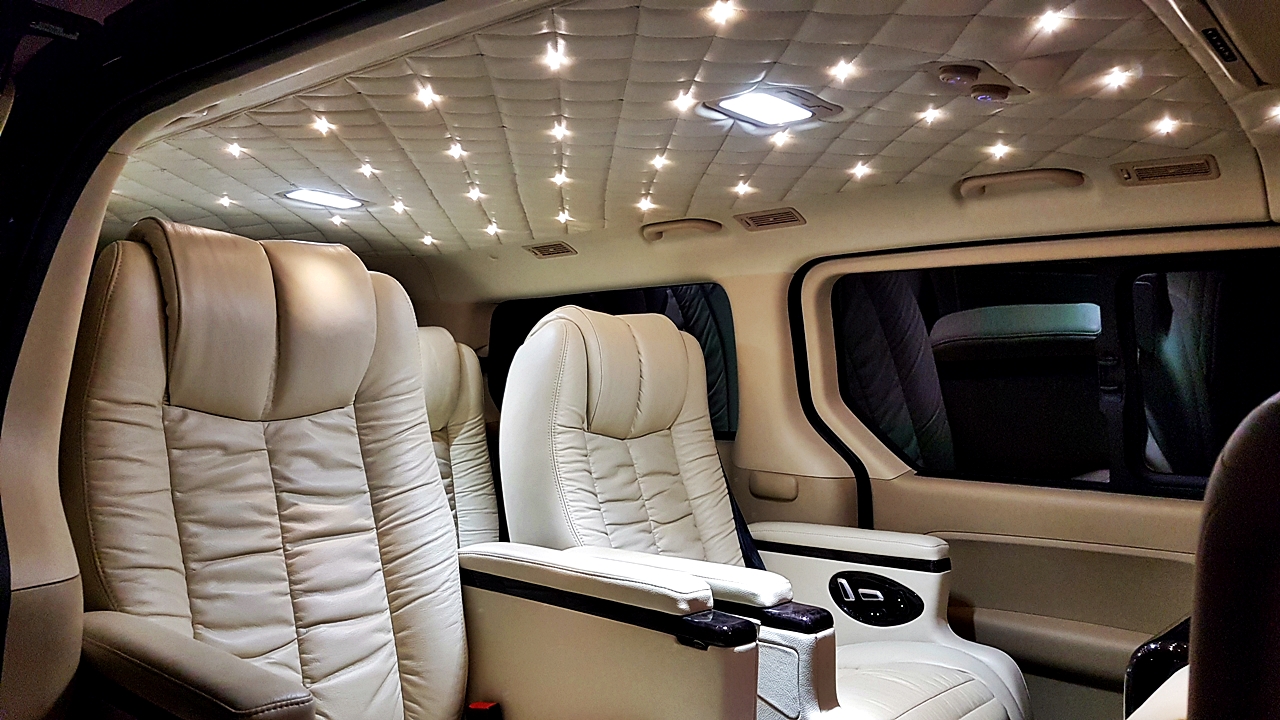 HYUNDAI H-1 DELUXE รถเกาหลี [ เบาะ + คอนโซล + กุหลังคา + พรม ] - ษ 2644