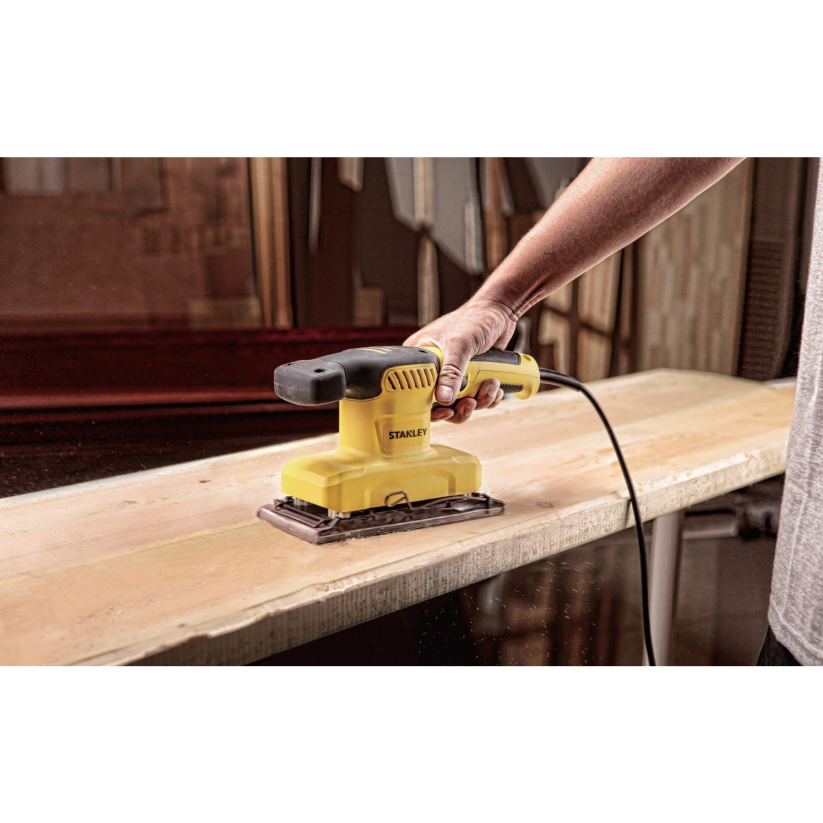 STANLEY เครื่องขัดกระดาษทรายแบบเหลี่ยม ขนาด 1/3 นิ้ว กำลังไฟ 280 วัตต์ รุ่น SS28-B1